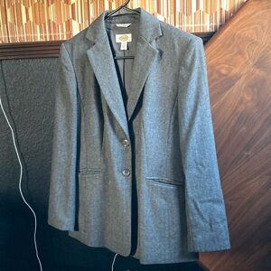 Talbots size 2 wool blazer made with Italian fabric woven in Italy two button